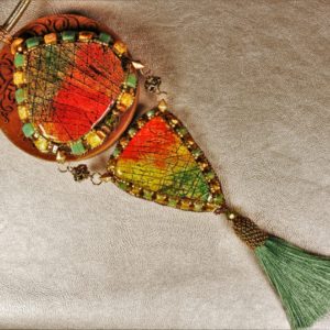 With faux ammolite